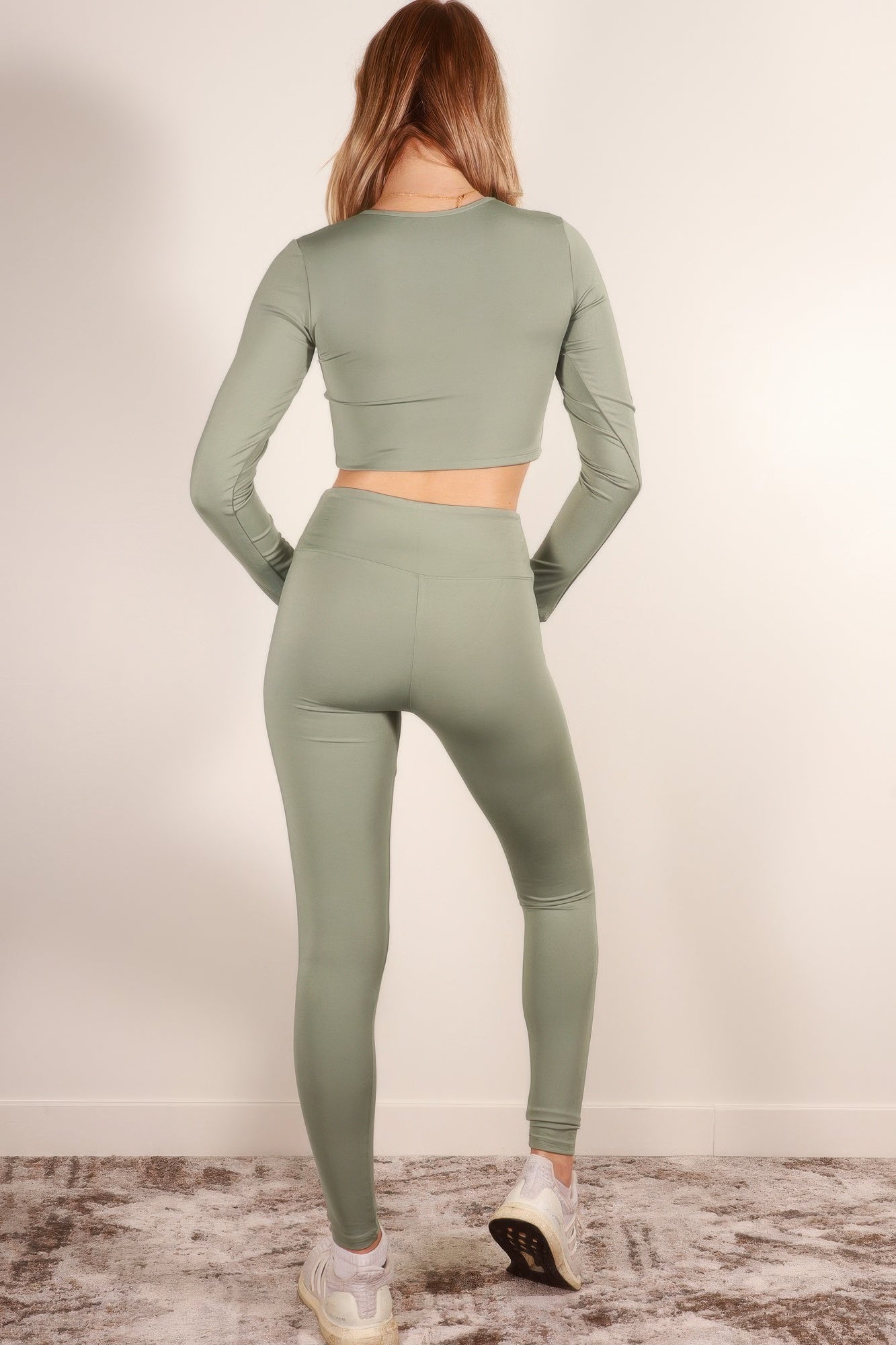 Long Sleeve Crop Top & High Waist Leggings Activewear Set - AV Fashion’s