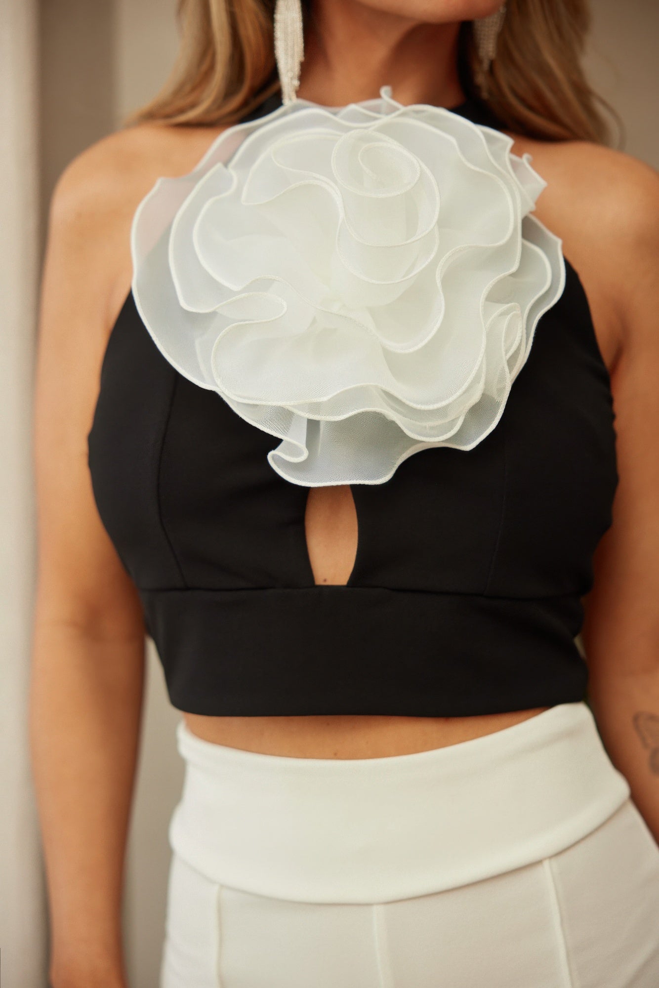 Flower Detailed Fashion Crop Top - AV Fashion’s