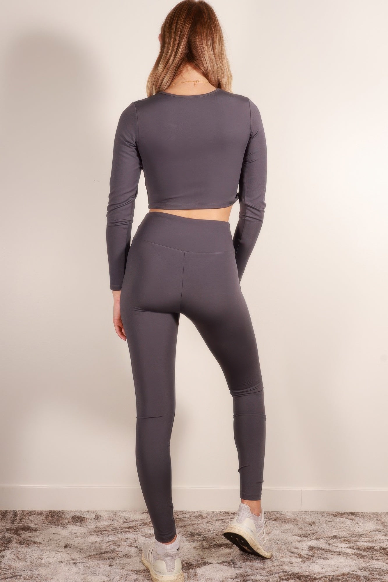Long Sleeve Crop Top & High Waist Leggings Activewear Set - AV Fashion’s